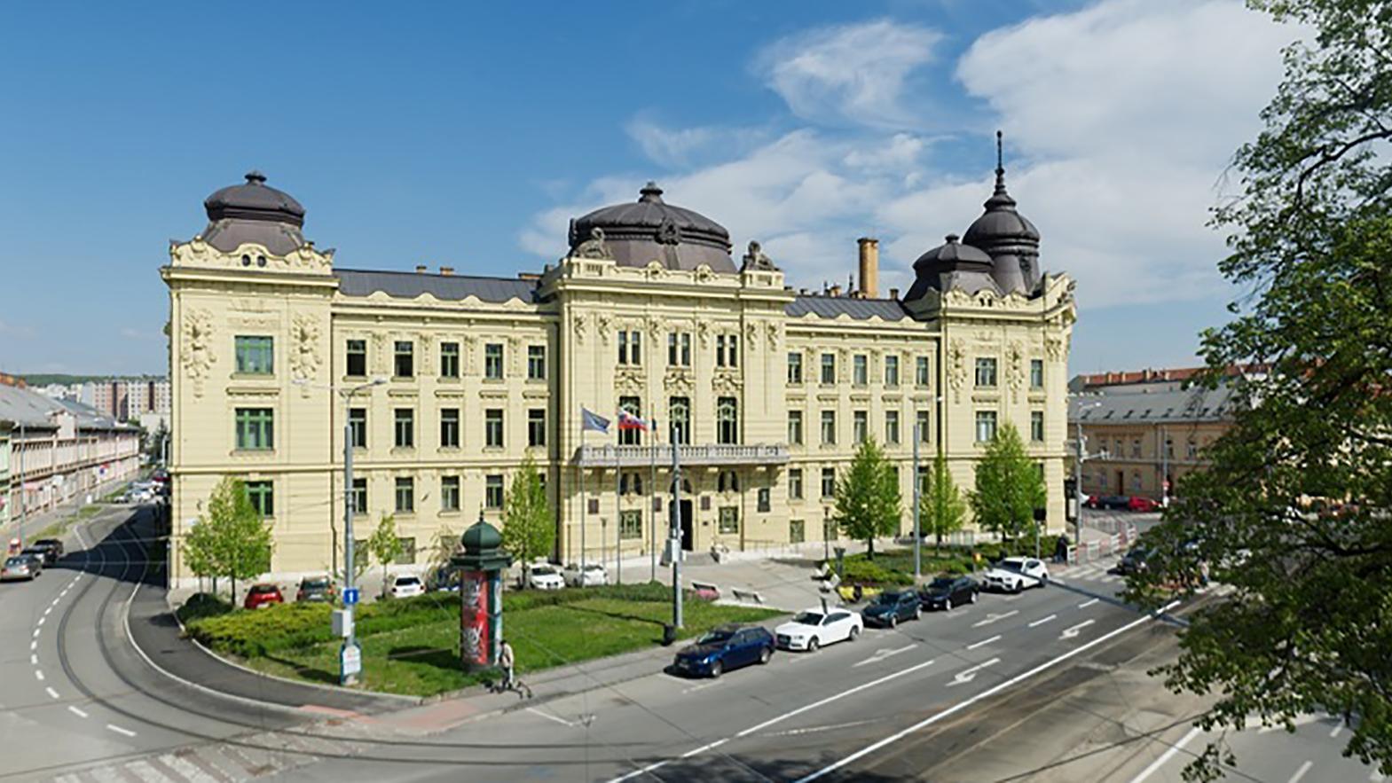 KSK rozdelí 350 000 eur na verejnoprospešné projekty