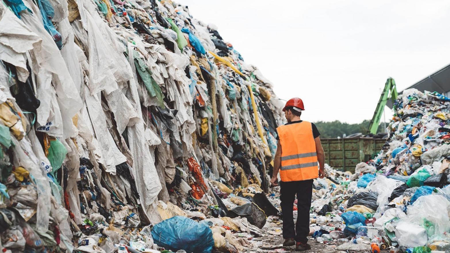 Slovák vyhodí v priemere 11 kíl textilu ročne. Ako sa dá recyklovať?