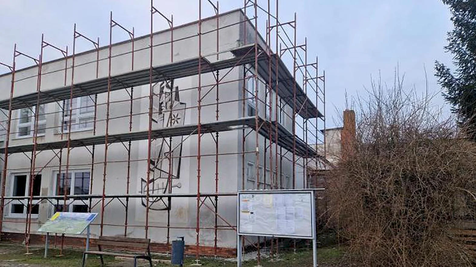 Obecný úrad prechádza rekonštrukciou, cieľom je úspora energií