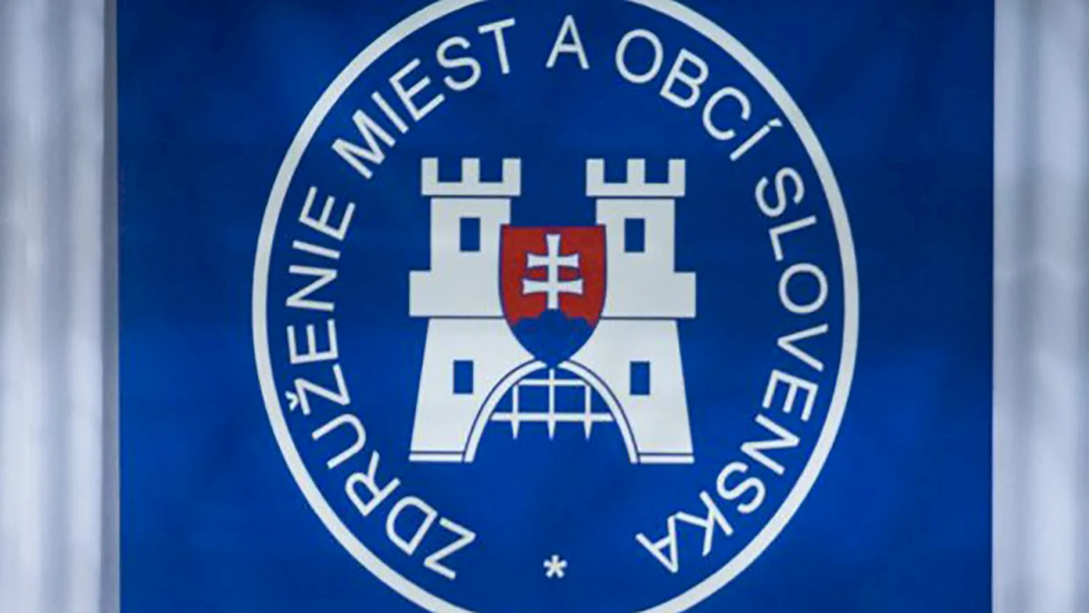 Odmietame ďalšie legislatívne priestrely, ktoré ohrozujú samosprávy