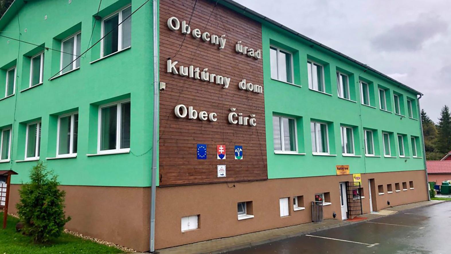 Zvýšenie kapacity školy si vyžiada asi milión eur, stavať má obecný podnik