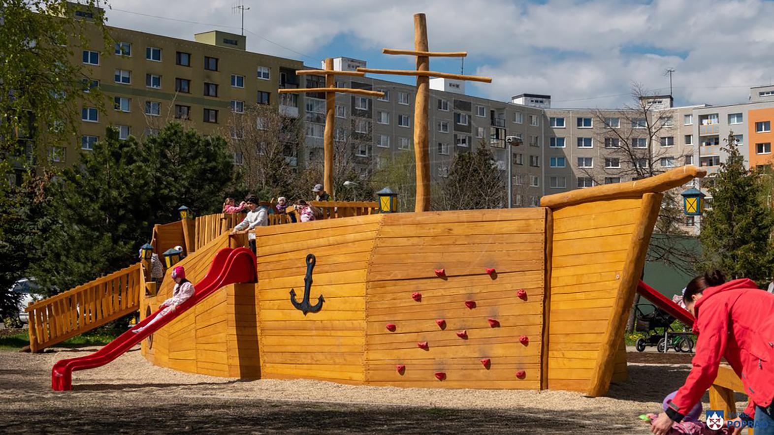 Na sídlisku Juh pribudlo nové ihrisko, jeho súčasťou je aj veľká loď
