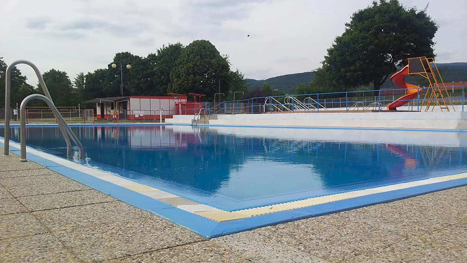 Detva tento rok svoje letné kúpalisko neotvorí, areál je zničený