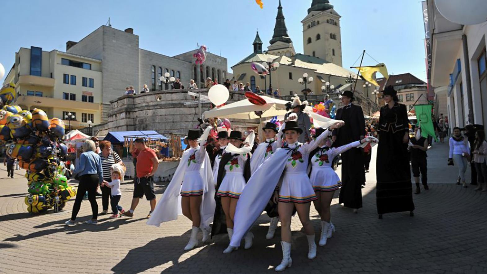 Predajcovia na Staromestských slávnostiach opäť použijú vratné poháre
