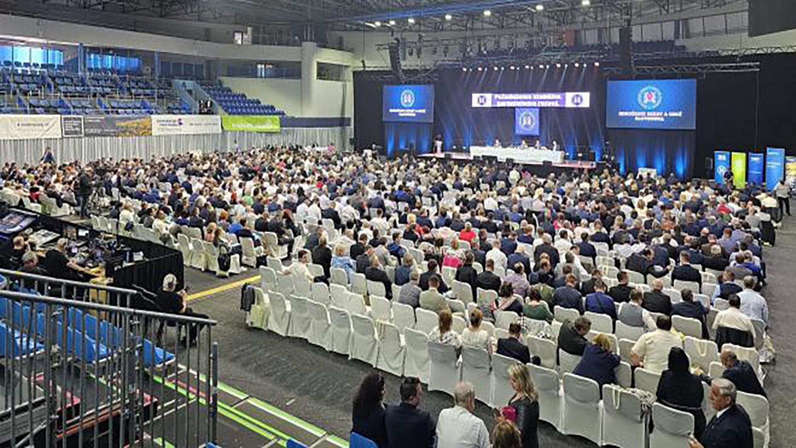 Do druhého kola vo voľbách predsedu ZMOS postúpili dvaja kandidáti
