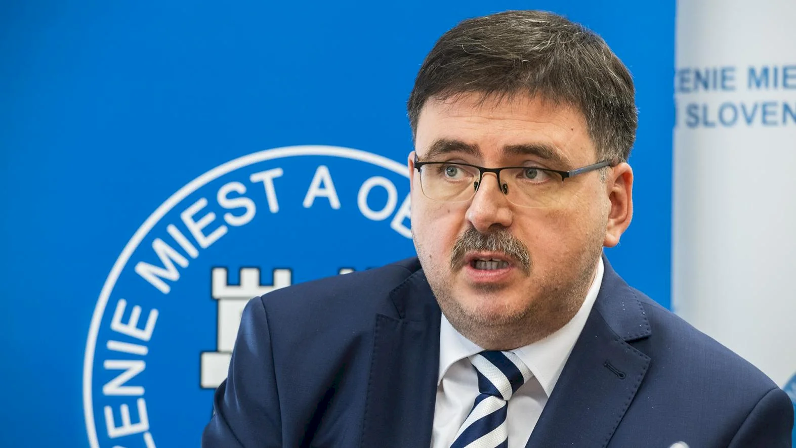 Za nového predsedu združenia zvolili primátora Partizánskeho J. Božika
