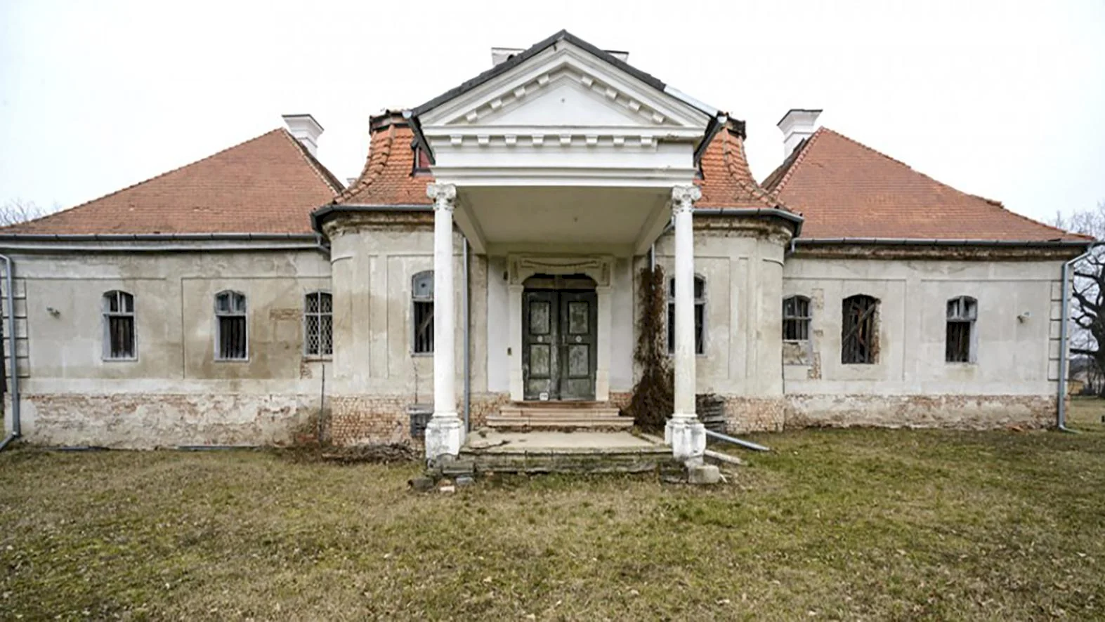 Mesto Želiezovce ukončilo prvú etapu rekonštrukcie kaštieľa Esterházyovcov
