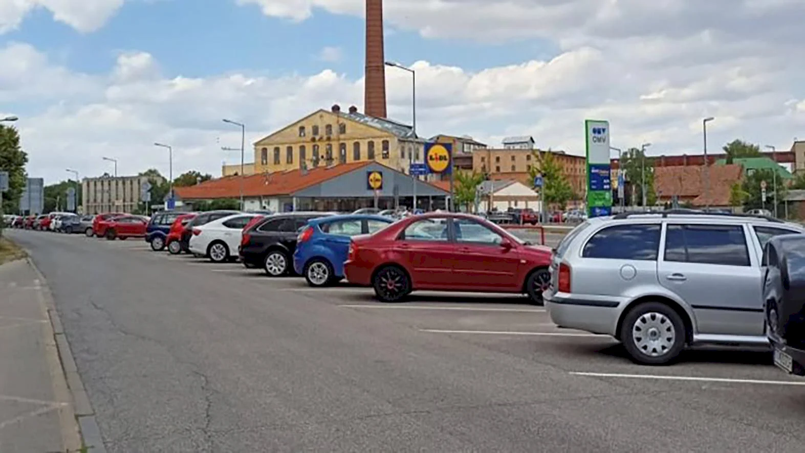 Nespokojní občania pripravujú petíciu proti rezidentskému parkovaniu