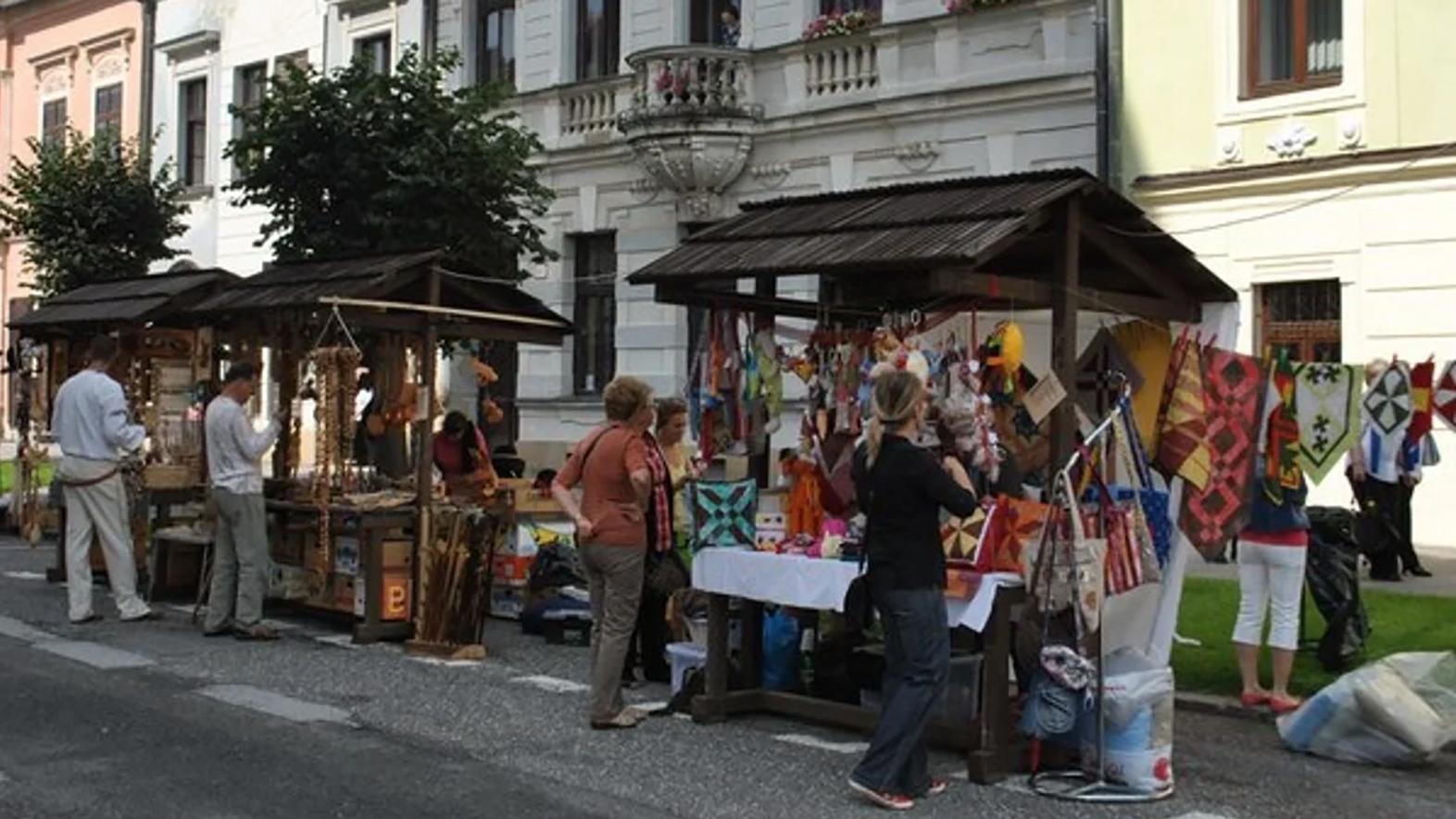 V meste sa bude konať trh i festival, treba sa pripraviť na obmedzenia