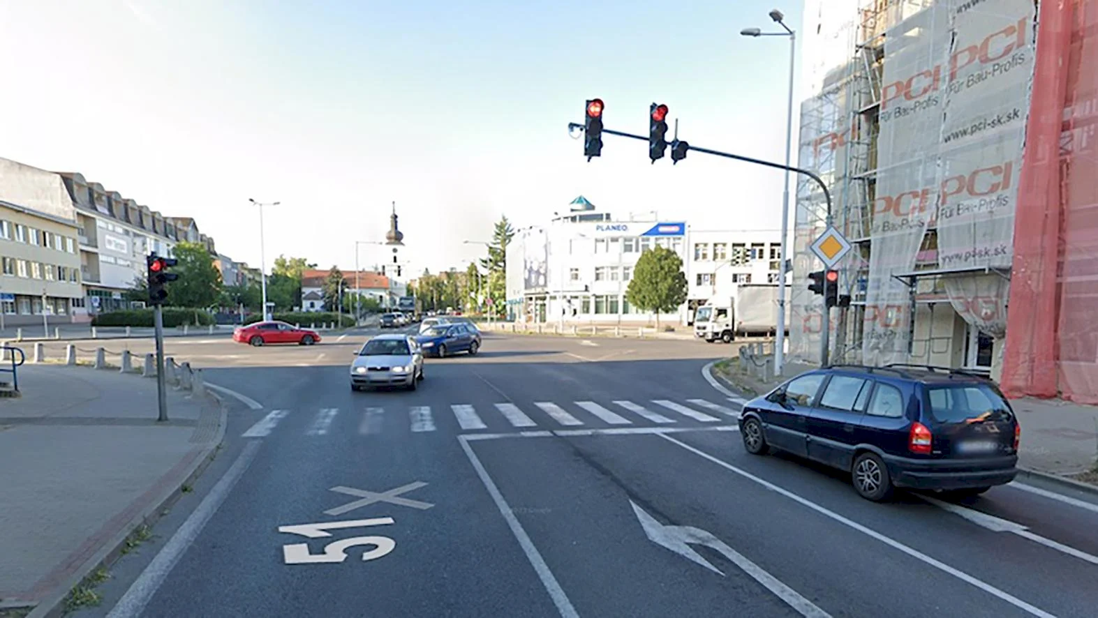 Hlavná križovatka bude po výmene signalizácie riadená efektívnejšie