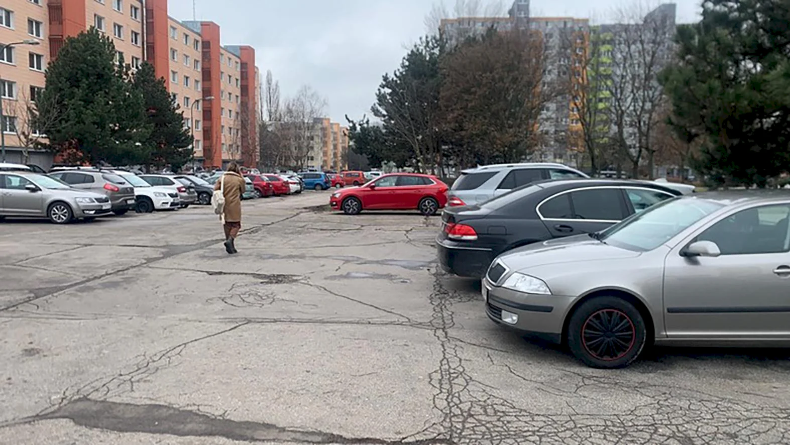Regulované parkovanie PAAS spustia v septembri v ďalšej časti Petržalky