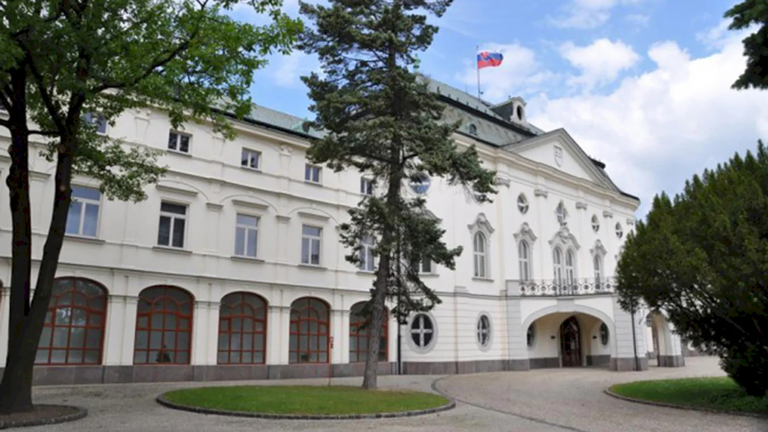 Vláda schválila návrh novely zákona o pobyte cudzincov