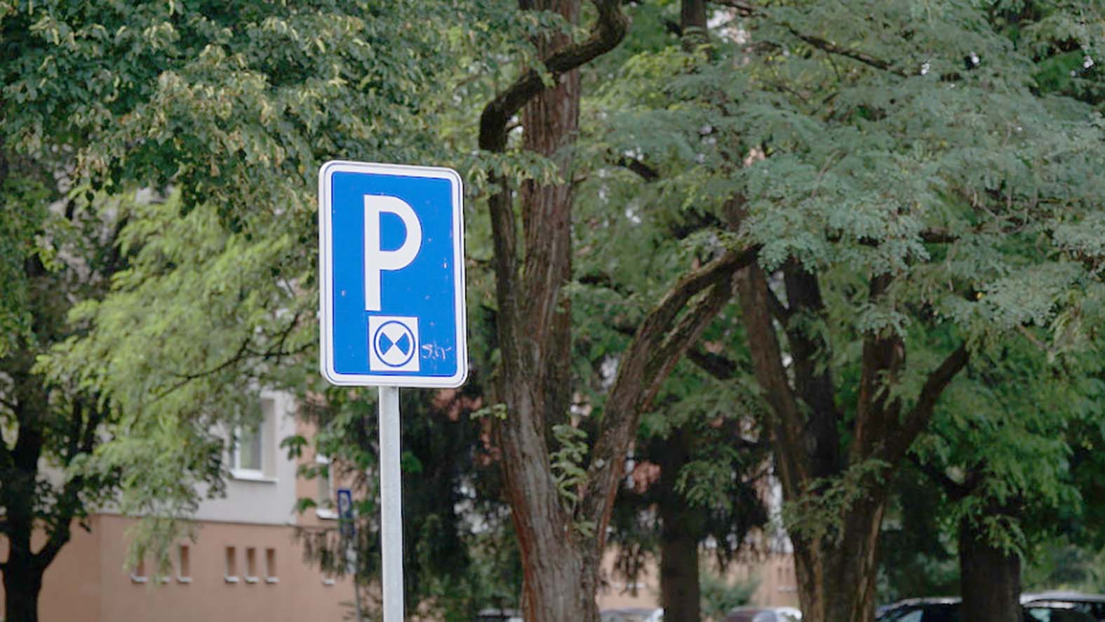 Nové senzory v Šali budú vodičov informovať o voľných miestach na parkoviskách