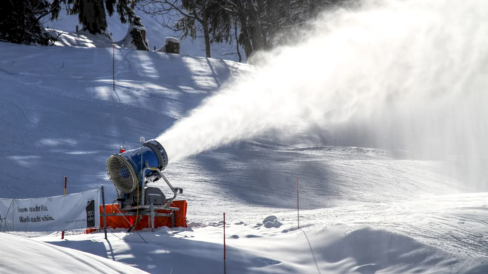 Vysoké Tatry: Vďaka ochladeniu začínajú zasnežovať aj menšie lyžiarske strediská