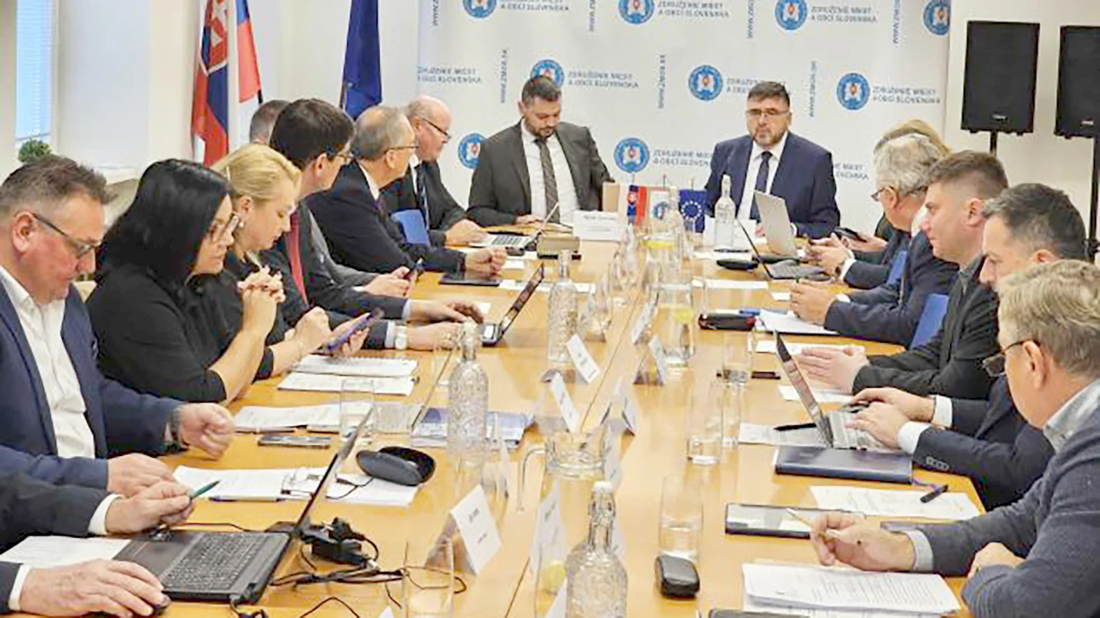 Komuniké z prvého rokovania Predsedníctva ZMOS