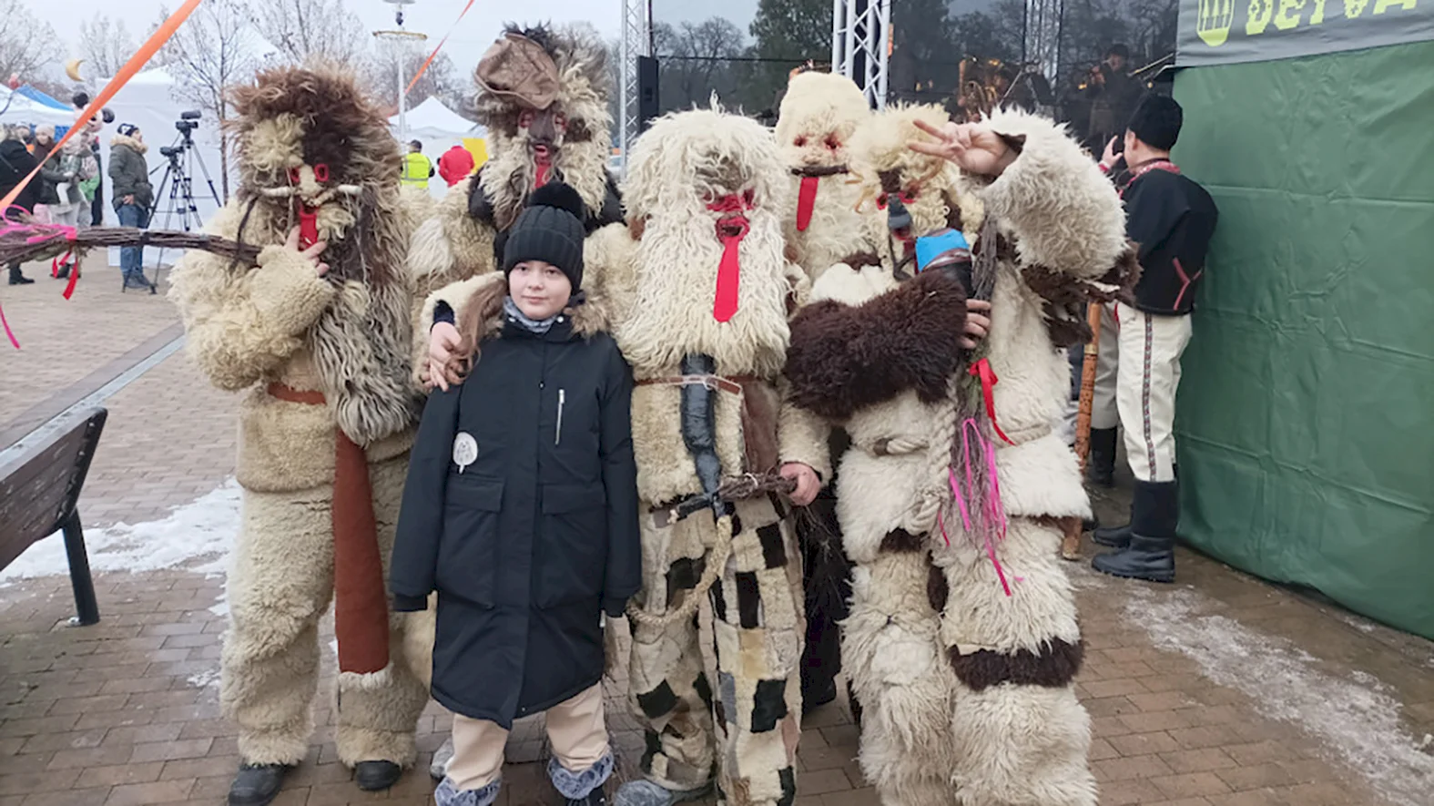 Vianočný jarmok priniesol tradičnú prehliadku betlehemcov z Podpoľania