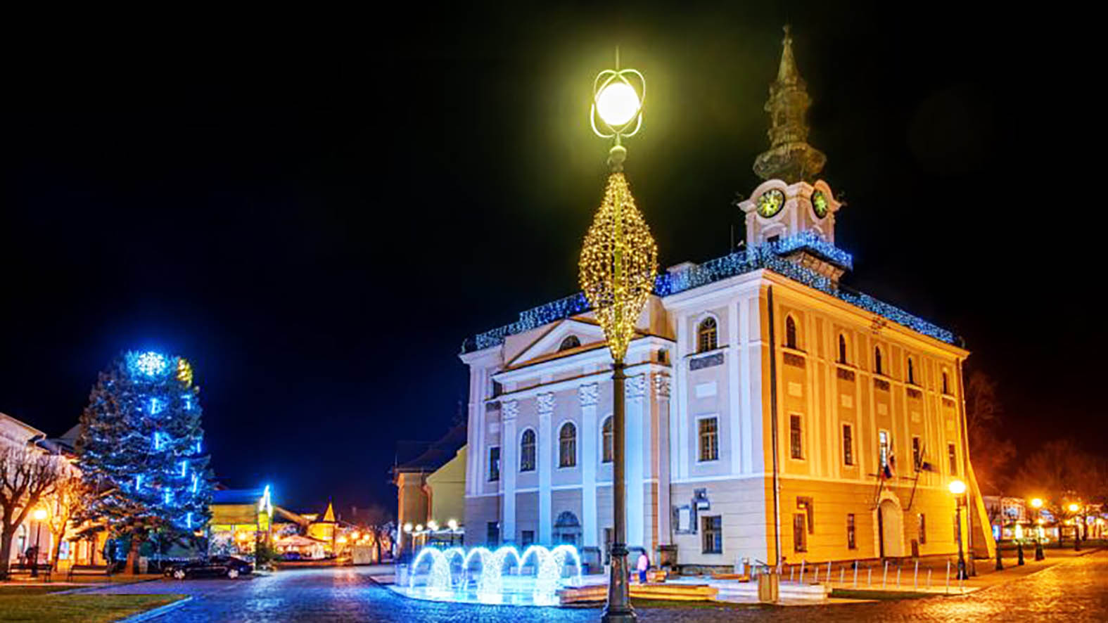Kežmarčania privítajú nový rok športovo za sprievodu svetelno-hudobnej šou