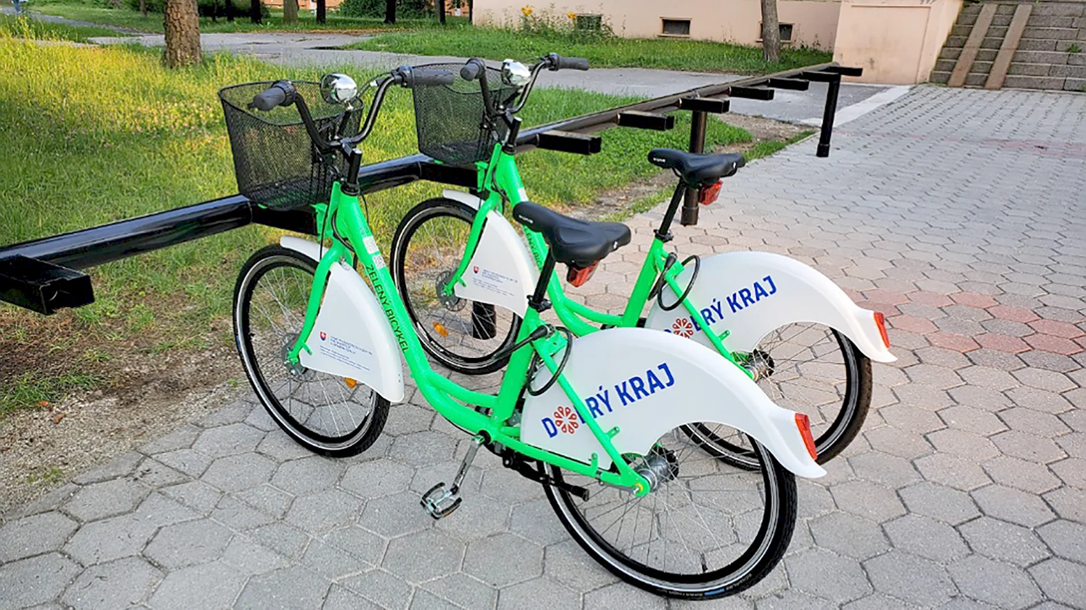 Mesto Lučenec od januára prevzalo prevádzku zdieľaných bicyklov
