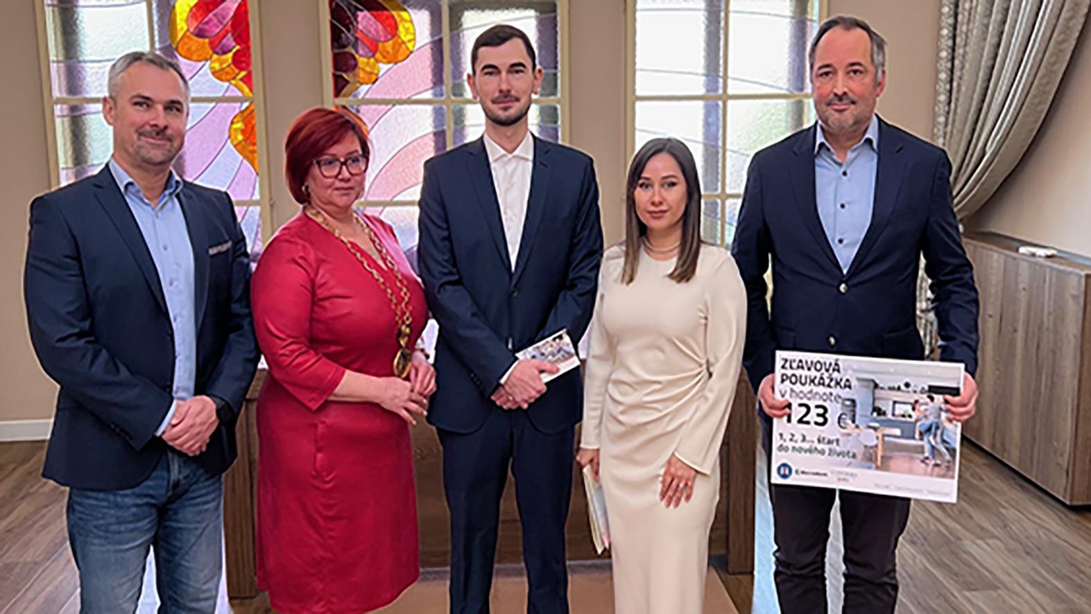 ZMOS, DECODOM A VÚB ponúkajú novým manželským párom pomoc pri štarte