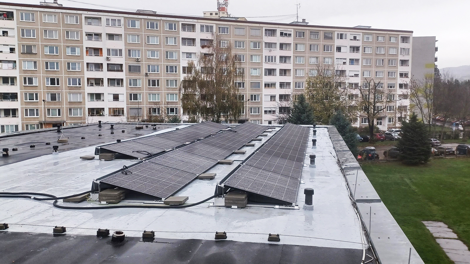 Fotovoltaika na budovách materských škôl začala šetriť elektrickú energiu