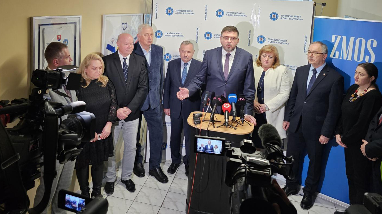 ZMOS považuje početné nakupovanie defibrilátorov za mrhanie financiami