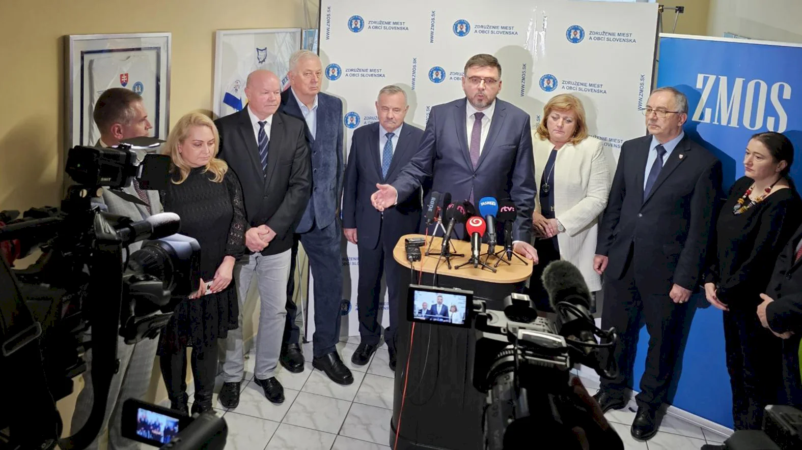 ZMOS považuje početné nakupovanie defibrilátorov za mrhanie financiami