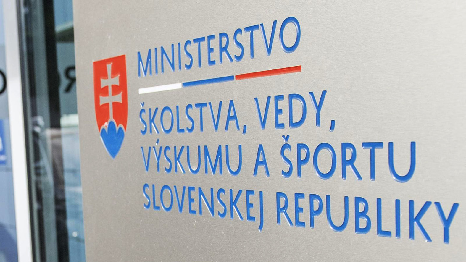 V školách a školských zariadeniach platí zákaz politickej propagácie