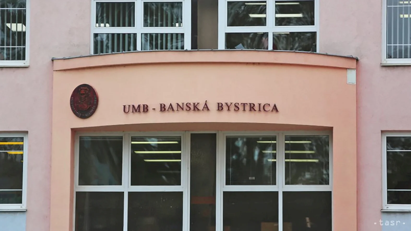 UMB pripravuje projekt monitoringu bezpečnosti a pohybu osôb v škole