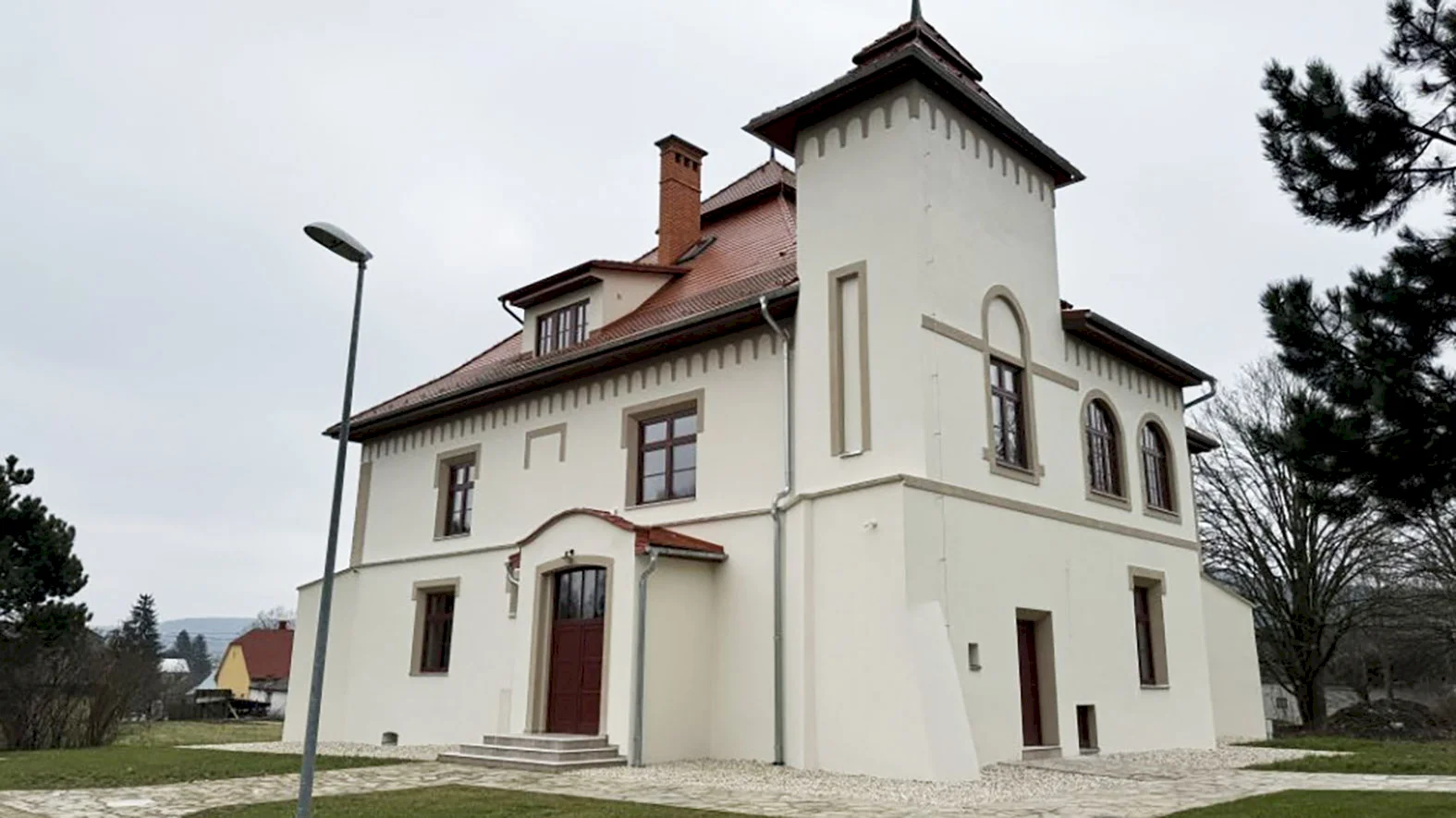 Zrekonštruovaný Šerédyho kaštieľ chce obec sprístupniť v júni