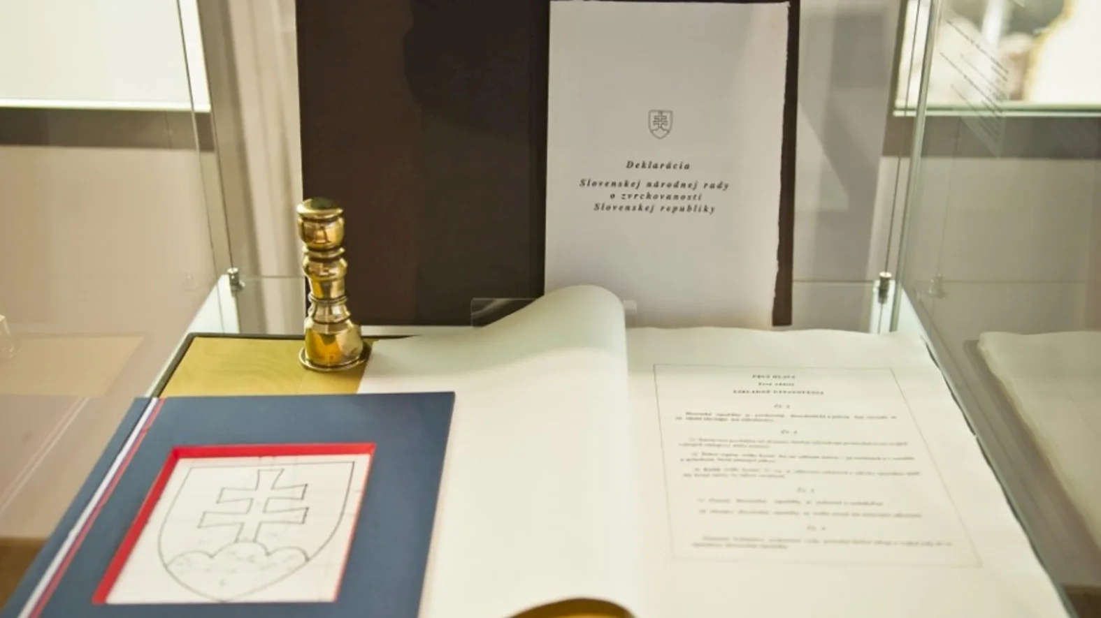 Pamätným dňom sa pripomína prijatie Deklarácie o zvrchovanosti SR z roku 1992