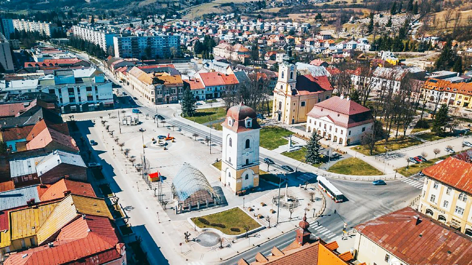 Brezno sa uchádza o zdroje na cesty, chodníky a školy za vyše dva milióny eur