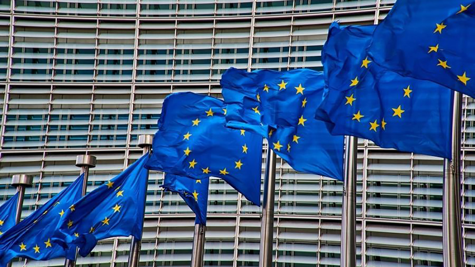 Európska komisia navrhuje digitálne pasy a preukazy totožnosti