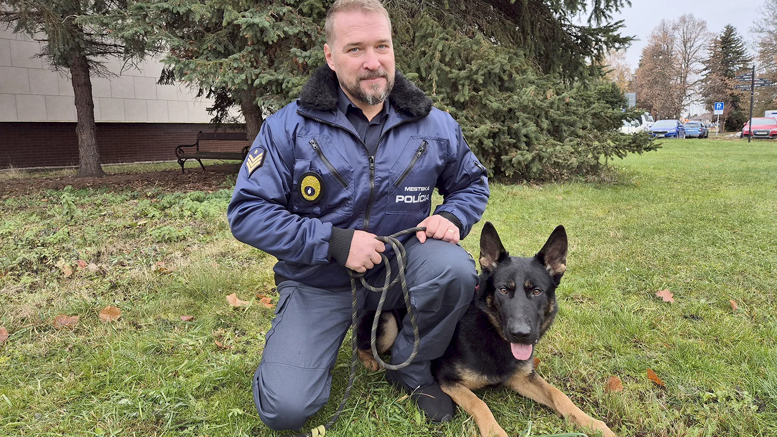 Mestskí policajti majú služobného psa, druhé meno mu vymyslia obyvatelia