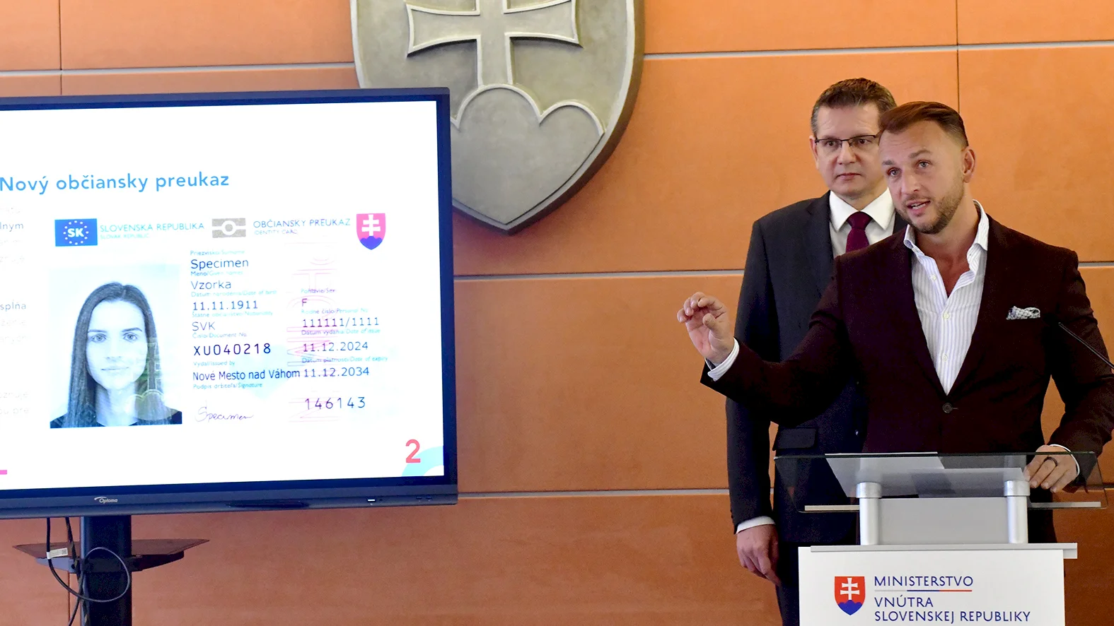 Ministerstvo vnútra vydáva nové občianske preukazy