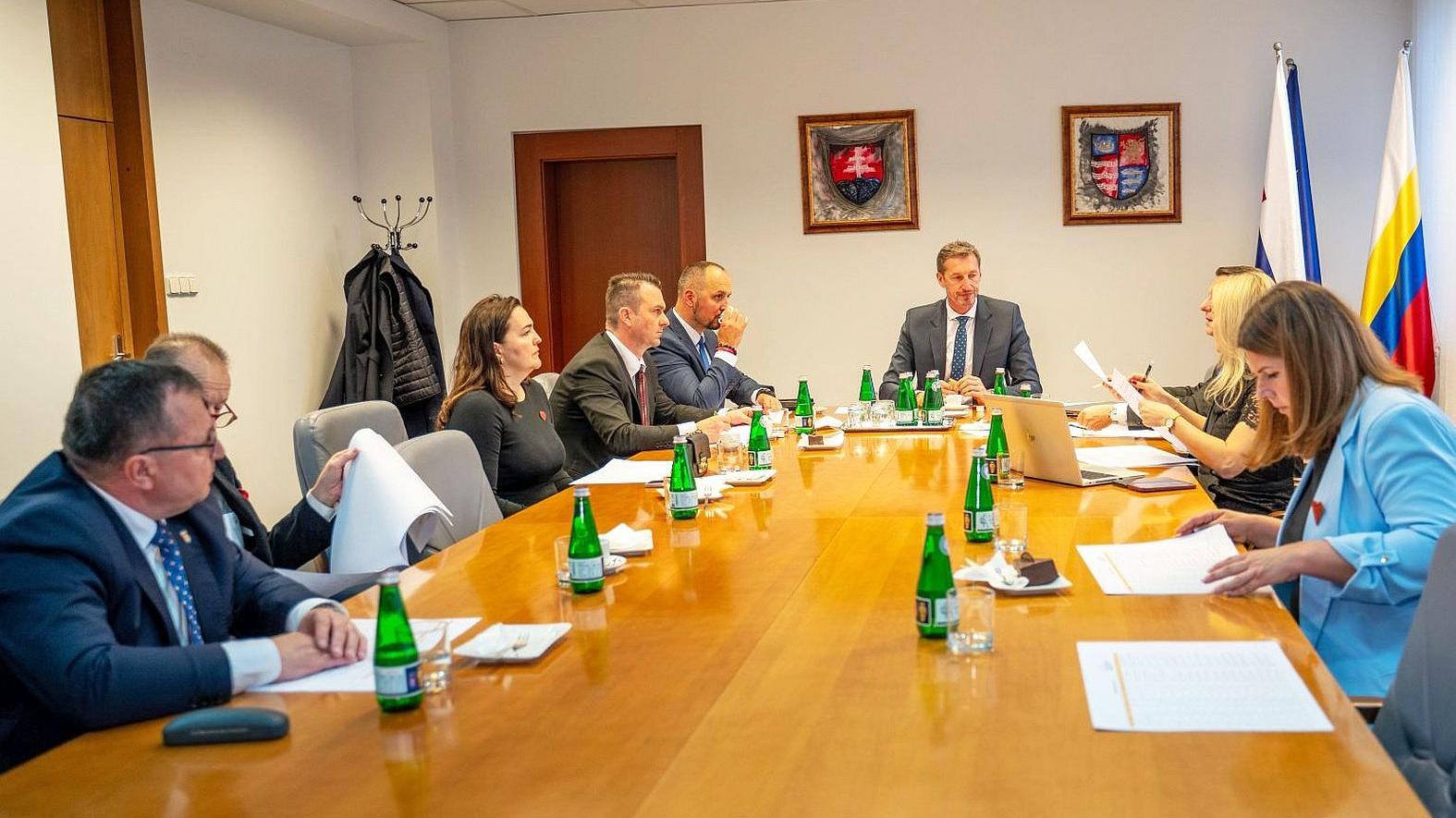 Vyše 38-tisíc eur a tiež chladničky, notebook i sušička pre núdznych v PSK
