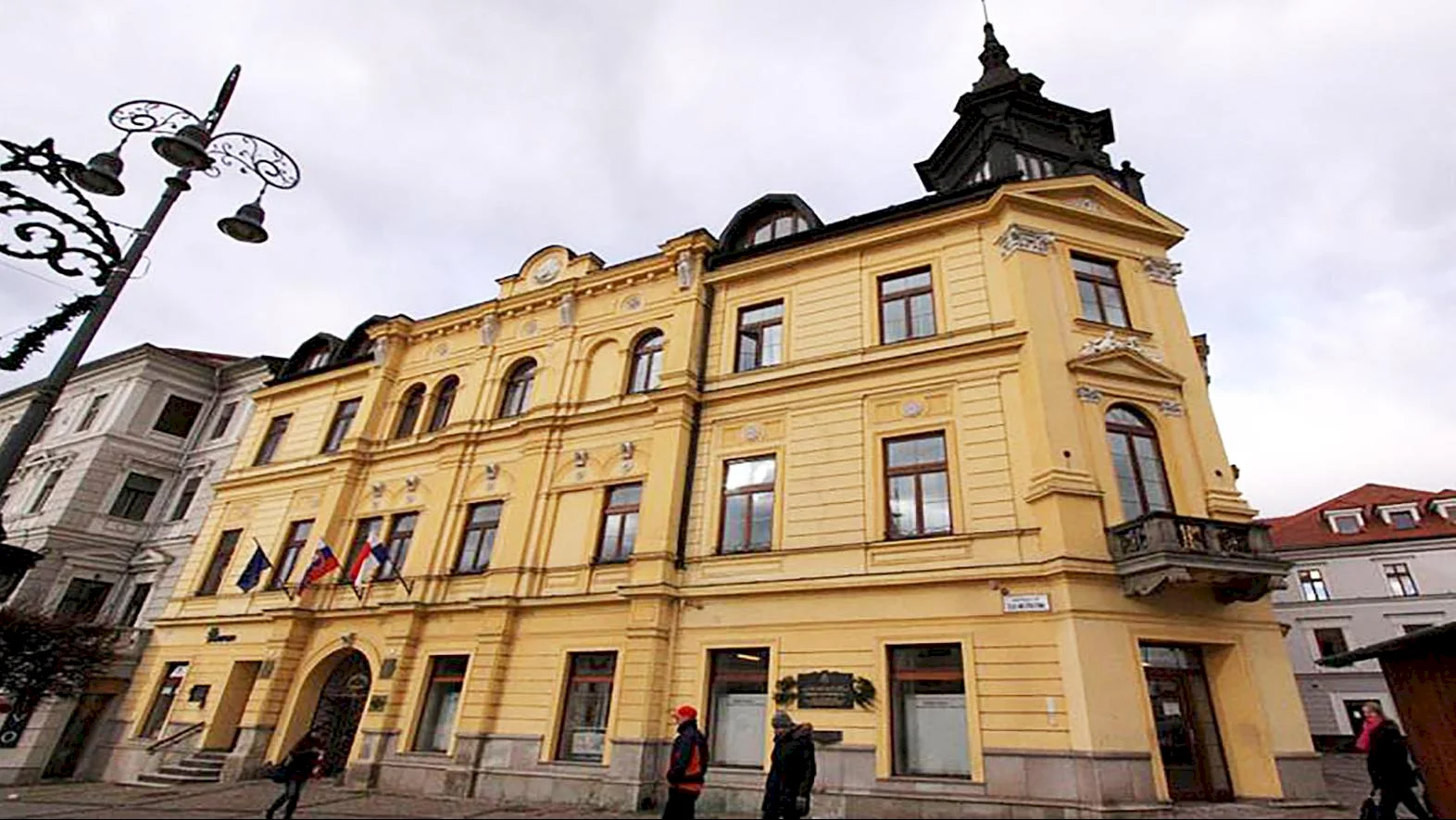 Krajskí poslanci schválili spolufinancovanie projektov pre modernejšie školy a vznik unikátneho SeniorInoHub-u