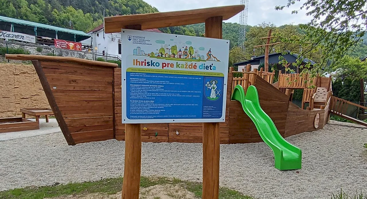Drevená loď na Ružíne - Margecany lákajú rodiny s deťmi novou atrakciou