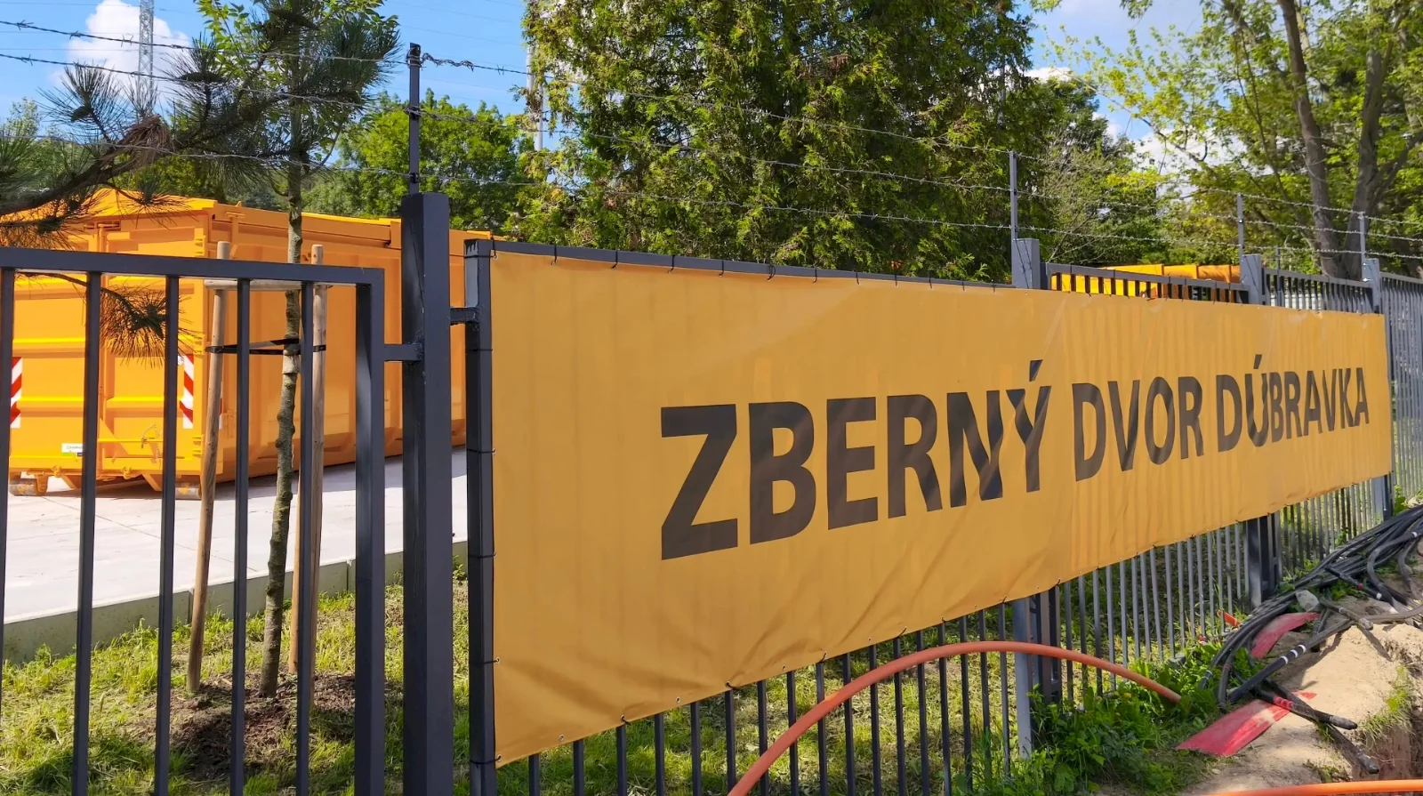 OLO a hlavné mesto otvorili nový zberný dvor v Dúbravke