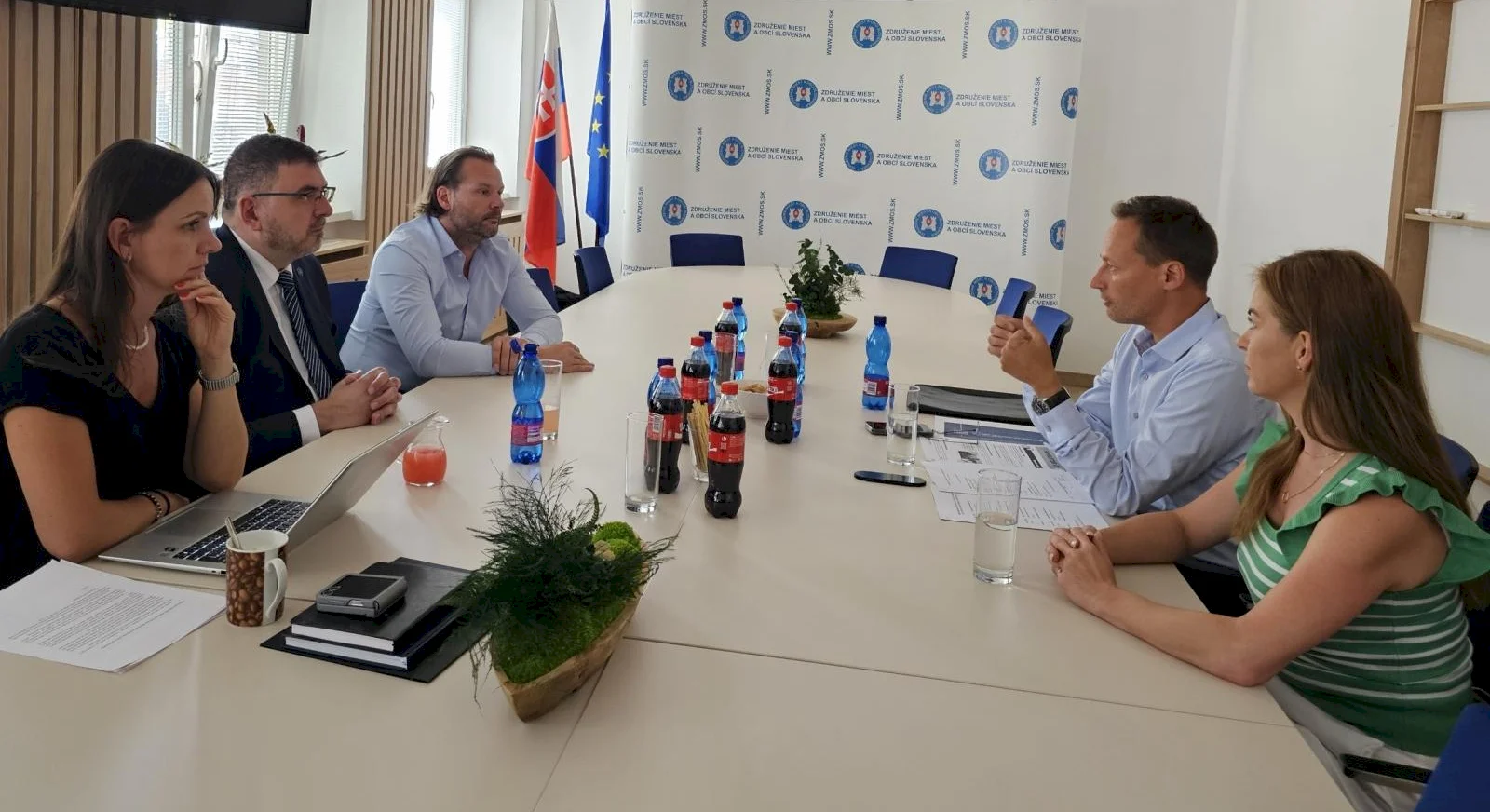 ZMOS a Slovenská pošta pokračujú v komunikácii optimalizácie poštovej siete v mestách a obciach