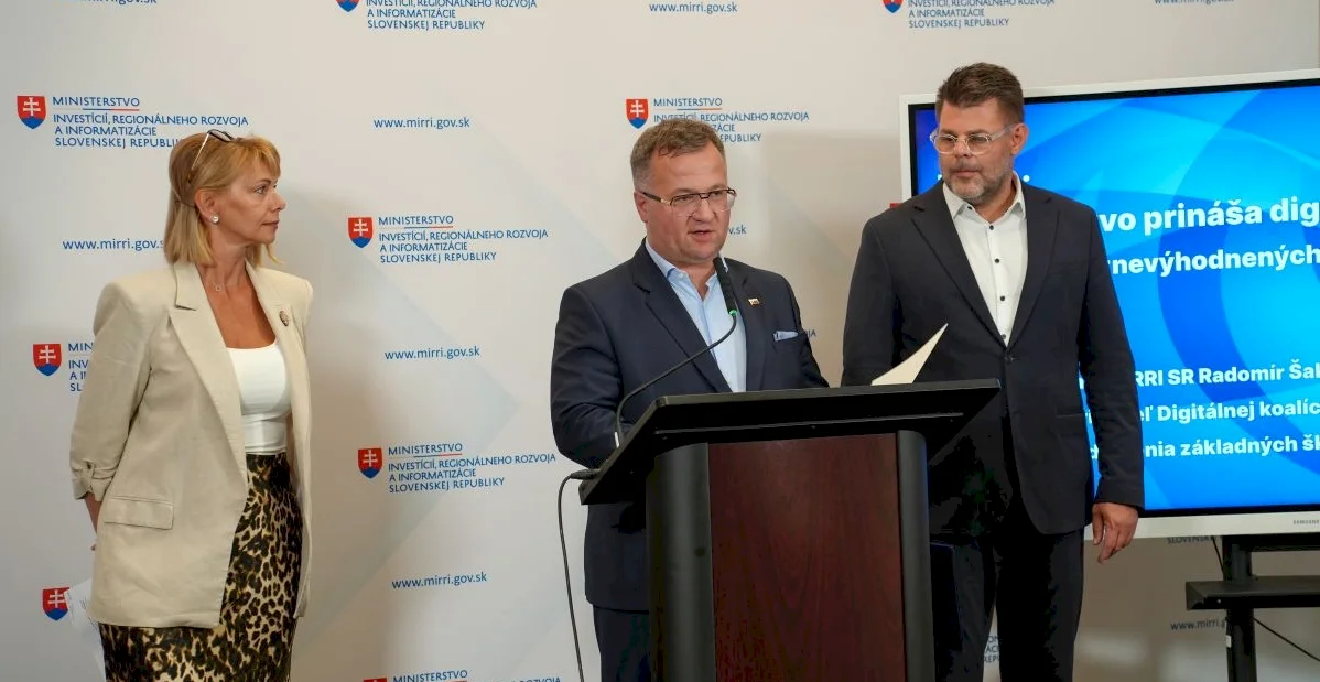 MIRRI bojuje proti digitálnej chudobe: Viac ako 48 000 žiakov základných a stredných škôl získa rýchly internet