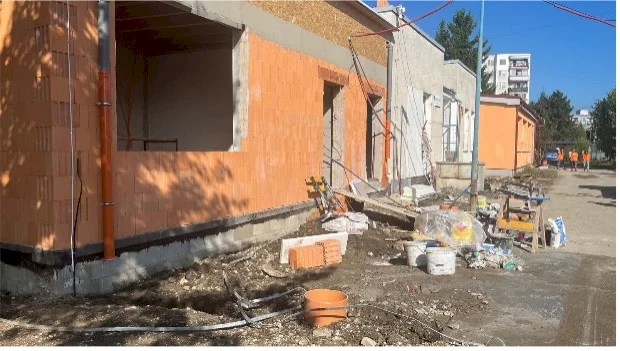 Obec Beluša začala rekonštrukciu a modernizáciu školskej jedálne a pripravuje ďalšie investície do vzdelávania