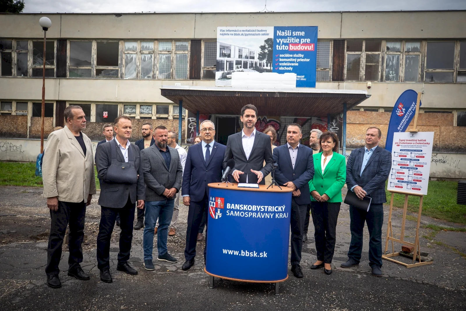 Začína sa rekonštrukcia bývalého gymnázia na Sekieri. O jeho využití rozhodli obyvatelia