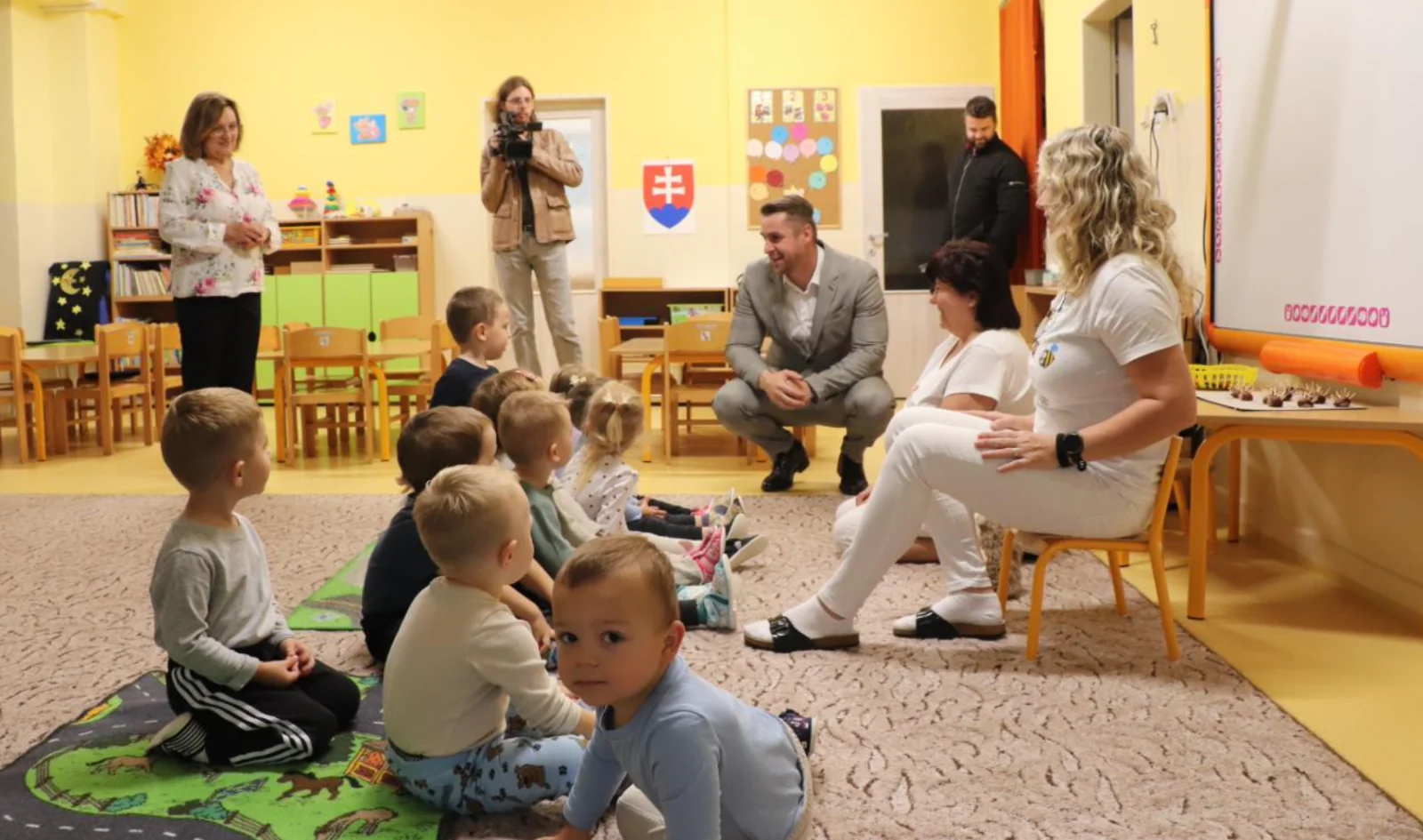 Pilotný ročník triedy pre dvojročné deti privítali rodičia s nadšením