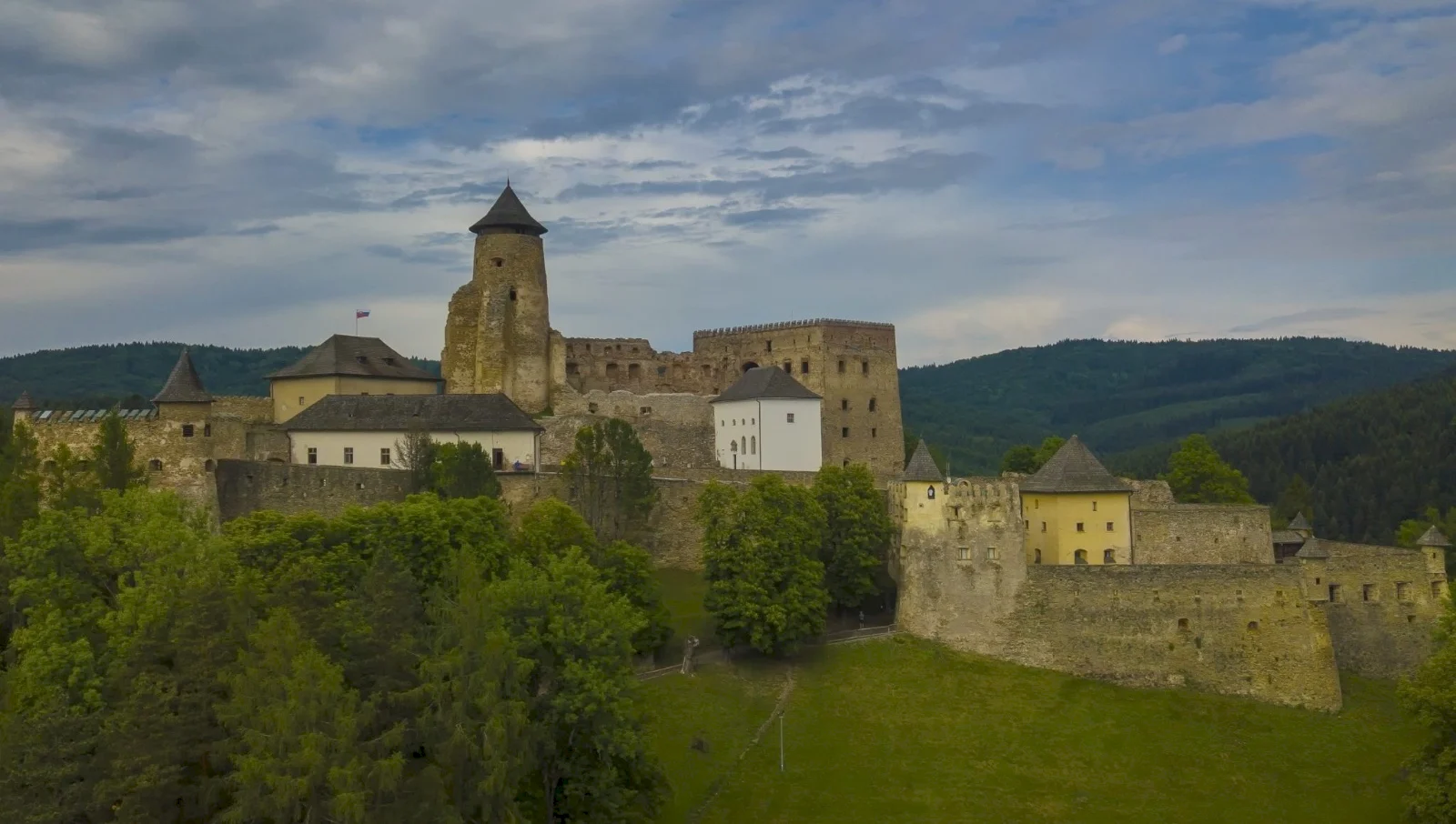 Letná turistická sezóna v PSK bola vydarená, najviac lákal hrad Ľubovňa