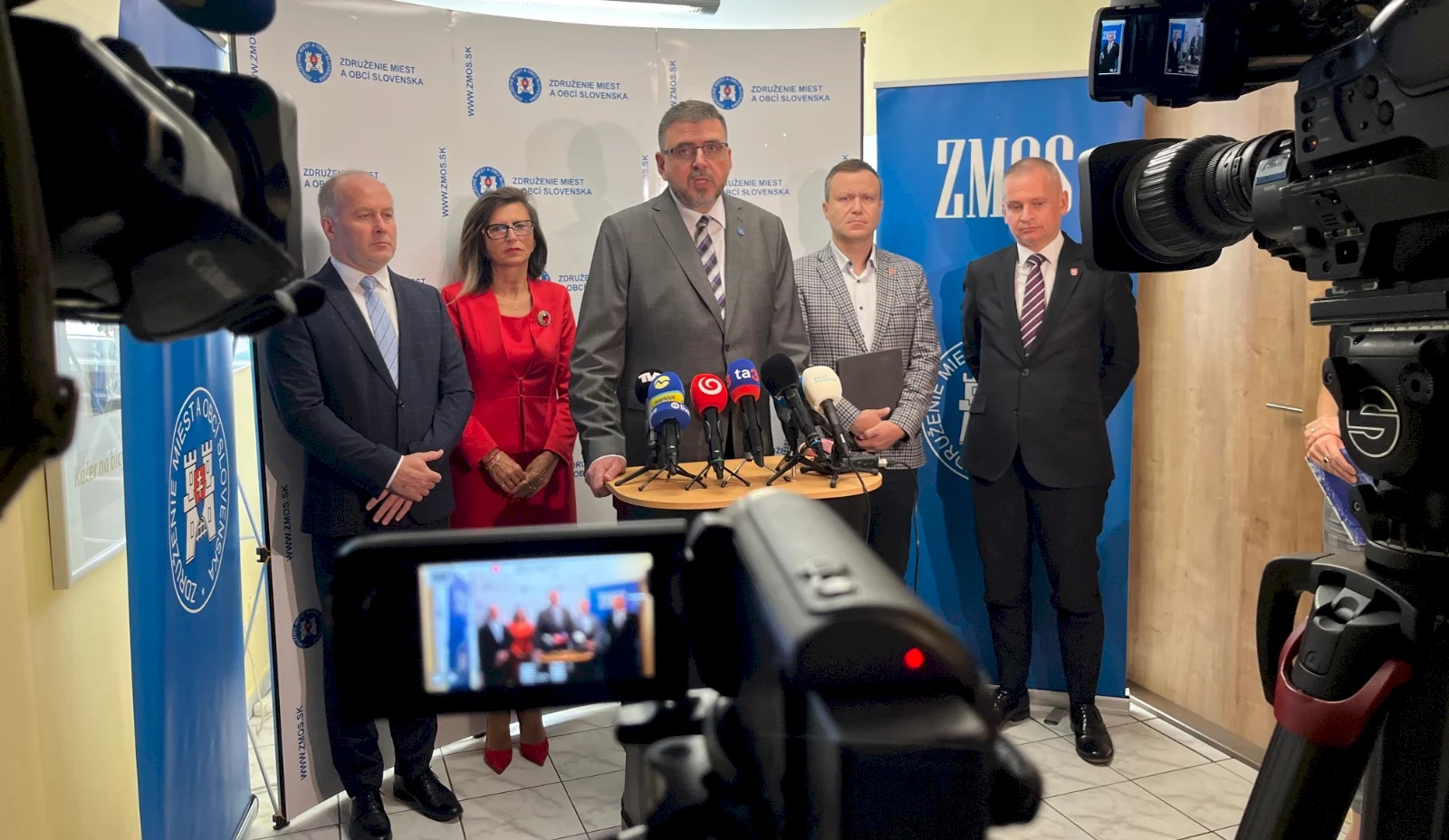 Samosprávy volajú na poplach: Ohrozenie bezpečnosti obyvateľov miest a obcí rapídne narastná