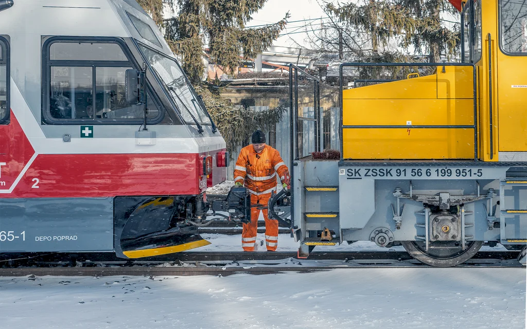 Železničný koridor z Bratislavy do Žiliny čakajú kvôli rekonštrukcii obmedzenia. Zmenia sa aj prípoje na regionálne autobusy
