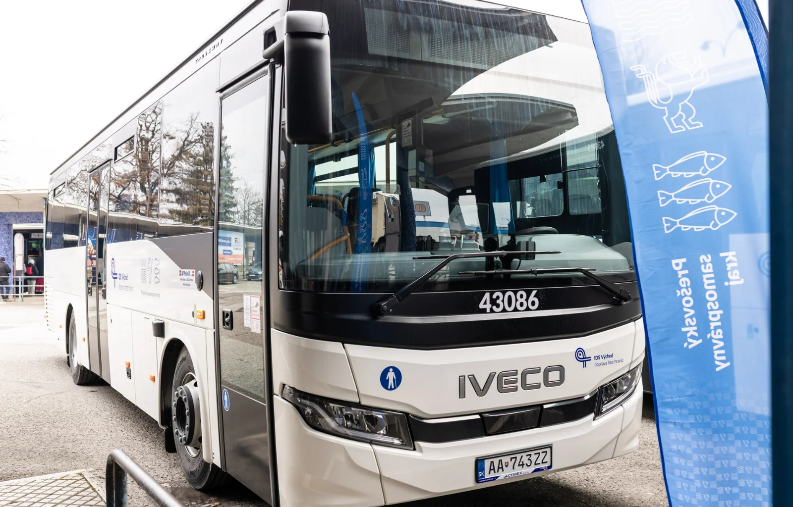 Prešovský kraj spolufinancuje modernizáciu dopravy: do premávky v šarišskom regióne pribudlo 16 nových autobusov