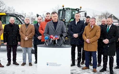 Taraba na Orave odovzdal traktory, zmodernizované zberné dvory aj kanalizácie