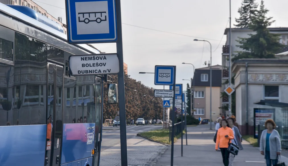 Trenčianska župa zavádza menšie zmeny v premávke modrých autobusov