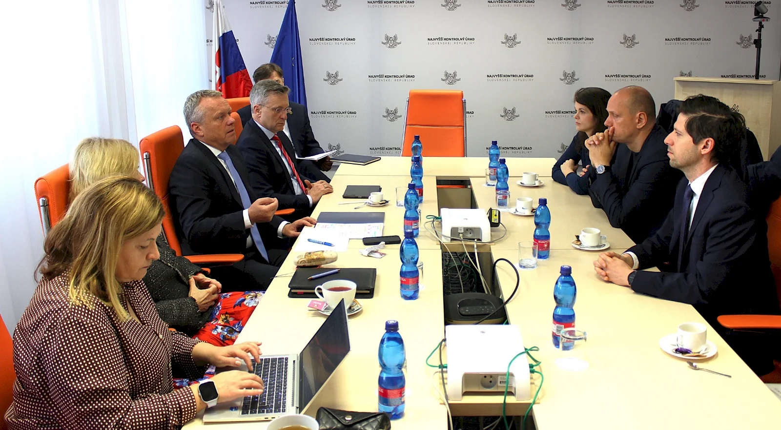 NKÚ a PMÚ: Zvyšuje sa tlak na nezávislé štátne úrady, konajúce vo verejnom záujme